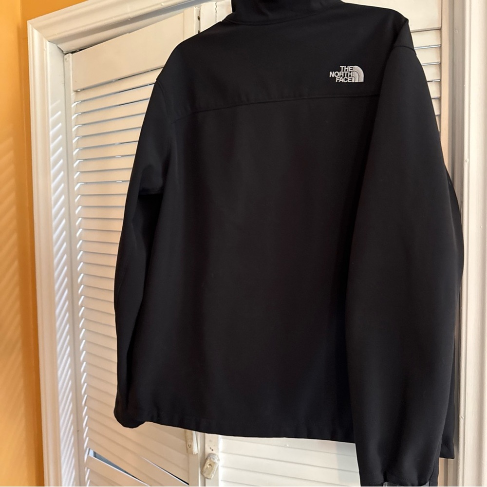 The North Face Men's Black Performance Jacket - Picture 2 of 13